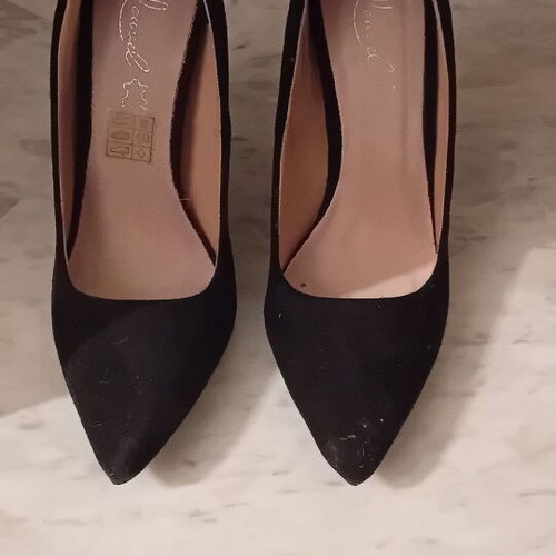 Louvel black pumps like new with chunky heel size 38