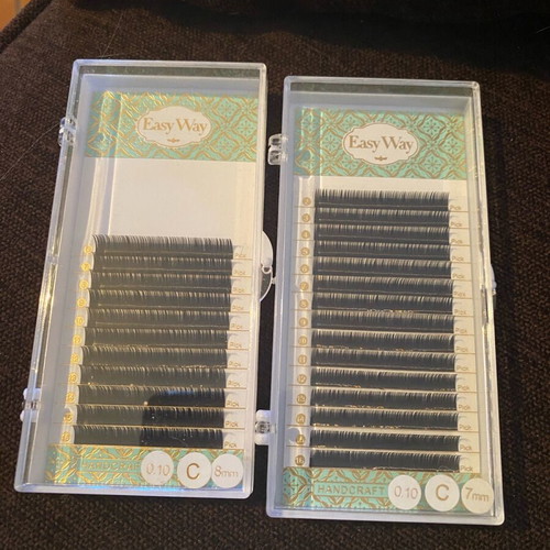Eyelash extension hairs used, 8 C curl trays