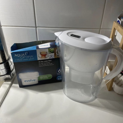 Brita Pitcher like new with 4 filters
