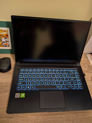 Лаптоп MSI Modern 15 като ново, Intel Core i5, 8GB RAM, 1TB SSD