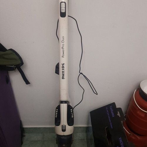 Cordless stick vacuum cleaner used