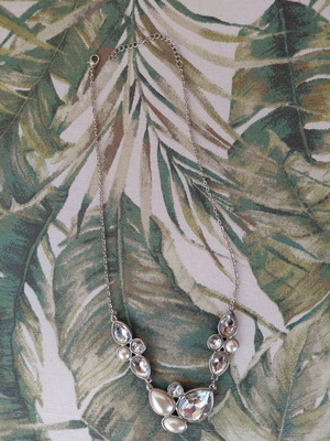Necklace with large strass stones new, white