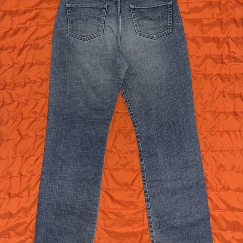 Chevignon Blue Jean W32 straight fit with distressed details