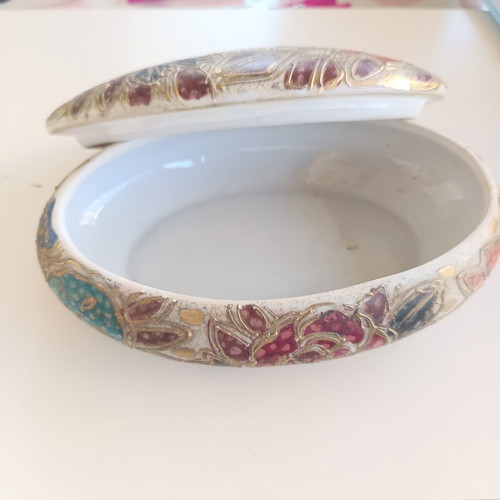 Vintage Royal Satsuma Porcelain Jewelry Box used, hand-painted with 24K gold