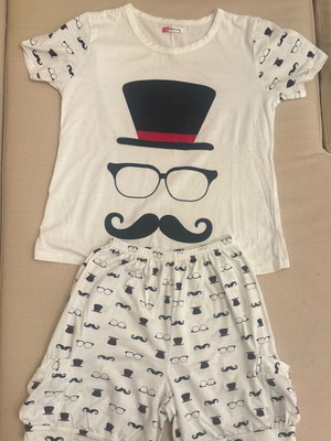 Pajama set like new, size M, black and white