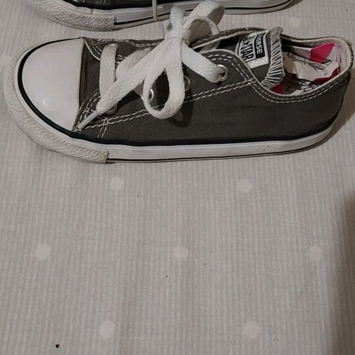 All Star Converse kids canvas shoes size 26 like new, gray