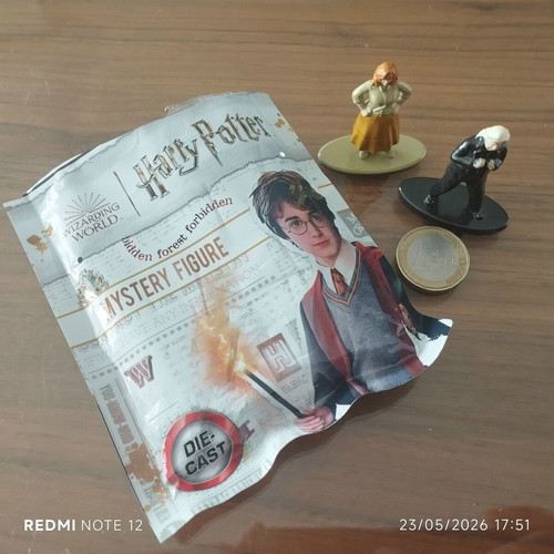 Harry Potter metal mini figures set of 2 like new
