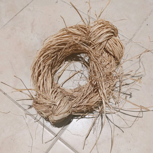 Raffia natural fibers for decoration and crafts like new