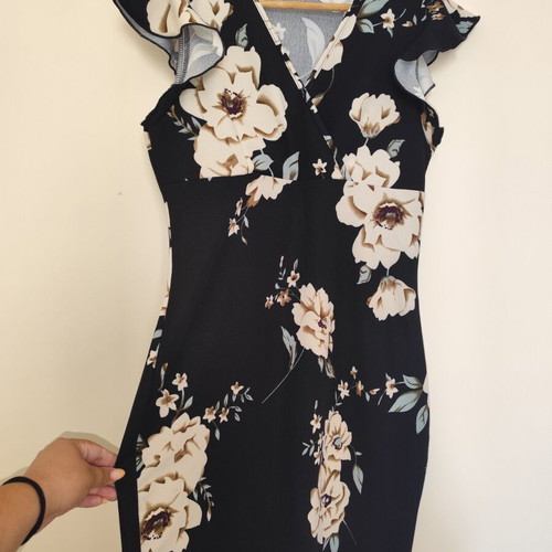 Black floral dress size Large like new