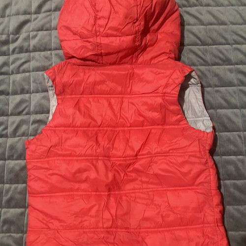 United Colors of Benetton thin sleeveless jacket like new, red