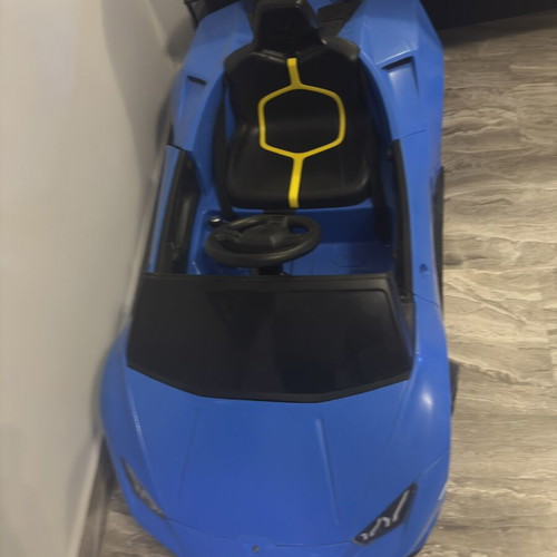 Electric car like new with new battery