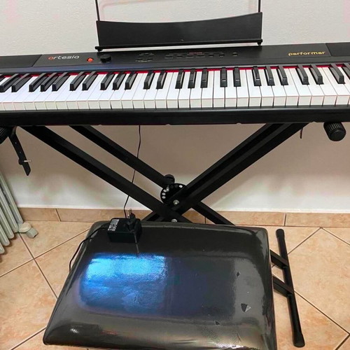 Artesia Performer Semi-Weighted Electric Piano like new