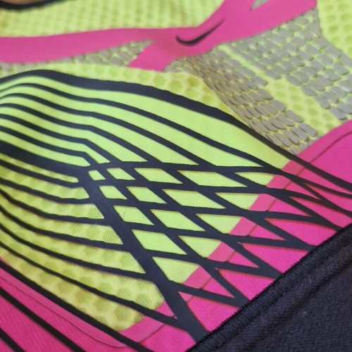 Nike Classic Tech Pack Women's Medium Support Sports Bra like new, size M, multicolor