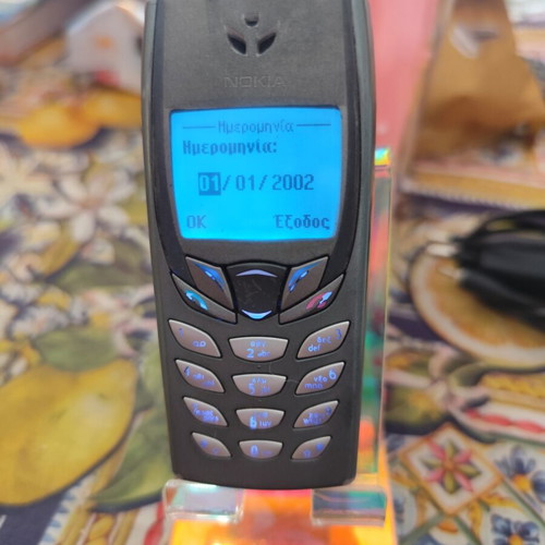 Nokia 6510 vintage mobile phone used with charger and new battery