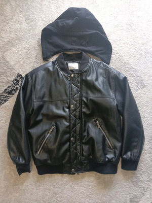 Zara jacket teen 11-12, like new, black with detachable hood