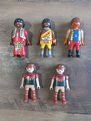 Playmobil indigenous figures set like new