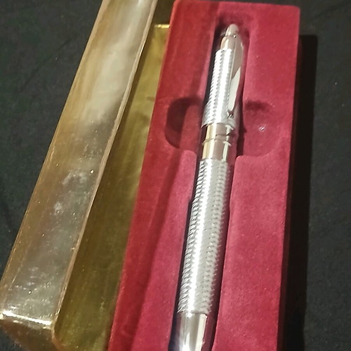 De Agostini pen collectible vintage new in box