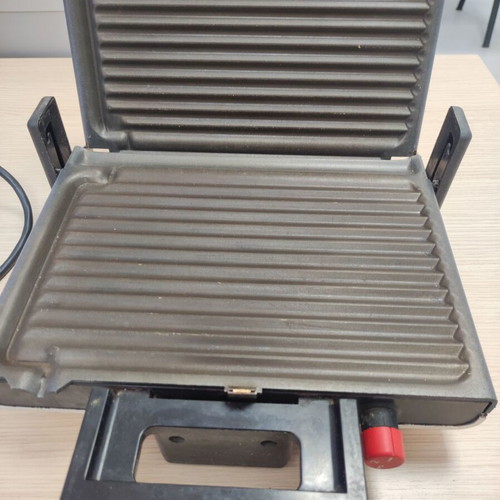 Toast 'n' Grill toaster grill, 2 units for parts