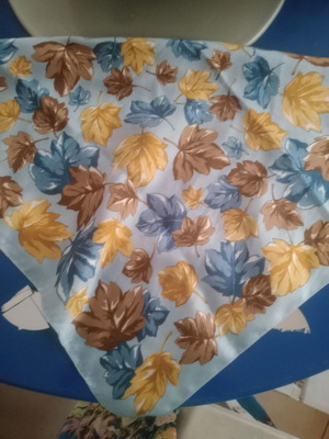 Square scarf used with leaf pattern 0.56x0.56