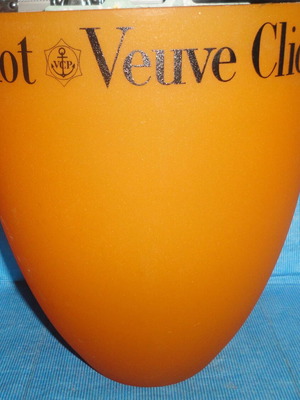 Veuve Clicquot Σαμπανιέρα σαν καινούργιο, χαρακτηριστικό πορτοκαλί σχέδιο