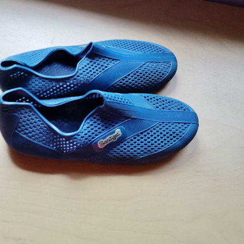 Rubber blue shoes for boys size 35 like new
