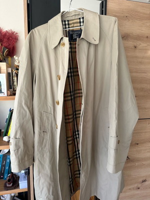 Burberry men's trench coat like new, beige, size L