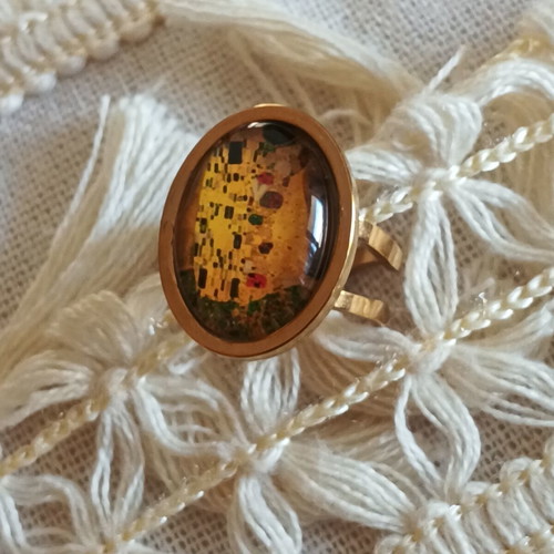 Gustav Klimt The Kiss adjustable stainless steel ring gold tone