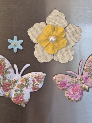 Set of 4 embossed fridge magnets