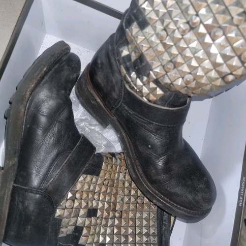 Ioannis women's leather boots size 37 used, missing strass