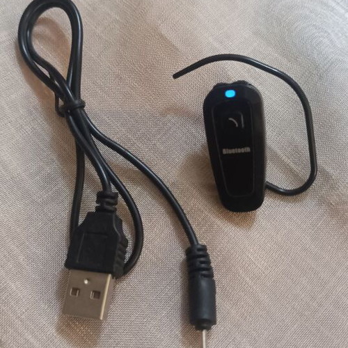 Bluetooth headset like new with charging cable BH320