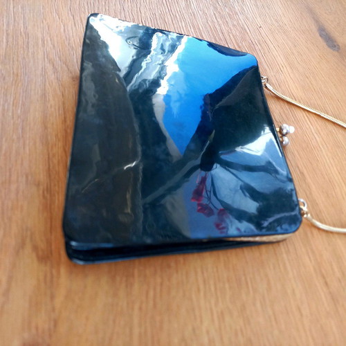 Vintage patent leather handbag used, black with pearl clasp