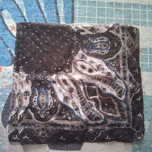 Vintage scarf like new in brown and beige shades