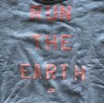 Γυναικείο φούτερ Nike Run The Earth μέγεθος Medium γκρι μεταχειρισμένο