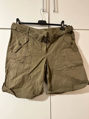 More Bermuda shorts like new, size XL