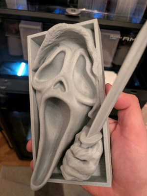 Scream wall mount like new