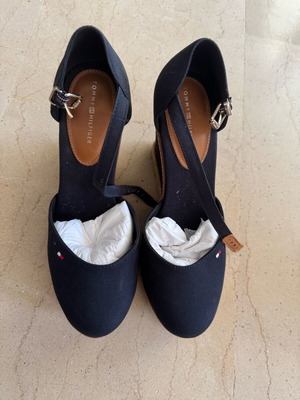 Tommy Hilfiger platform sandals new, blue, size 39