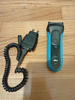 Braun S3 rechargeable electric shaver model 3010s, wet and dry