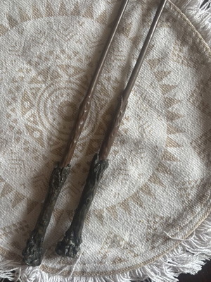 Harry Potter wand set like new with magnet tip