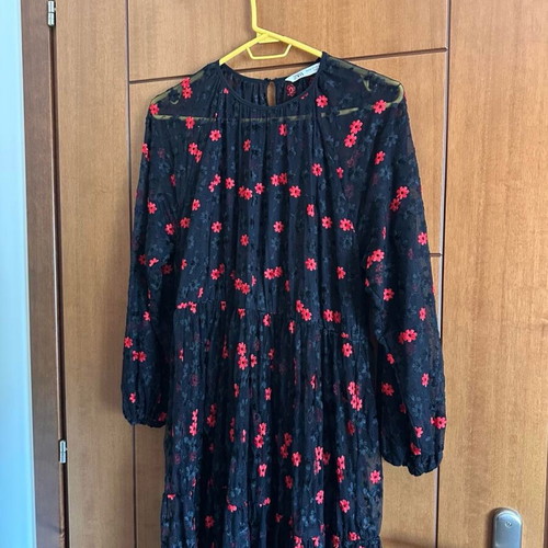 Zara dress XS with comfortable fit like new, black and red