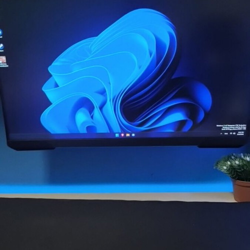 Samsung Odyssey G3 165Hz monitor used with minor scratch