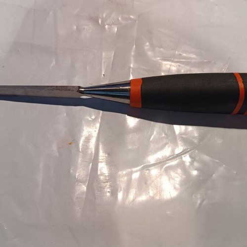 Bahco 10mm chisel like new with rubber plastic handle