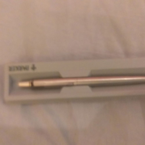 Parker luxury pen like new, in its box