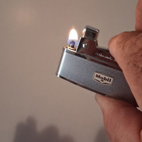 Mobil De Iixe lighter retro, like new