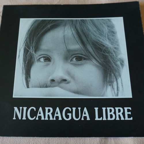 Nicaragua Libre collectible photographic album like new