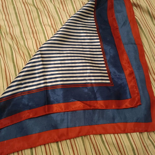 Neck scarf in excellent condition