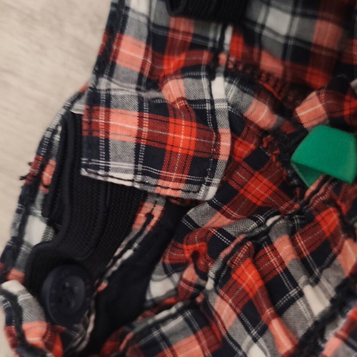 Benetton boys' short plaid fabric, like new, age 3-4