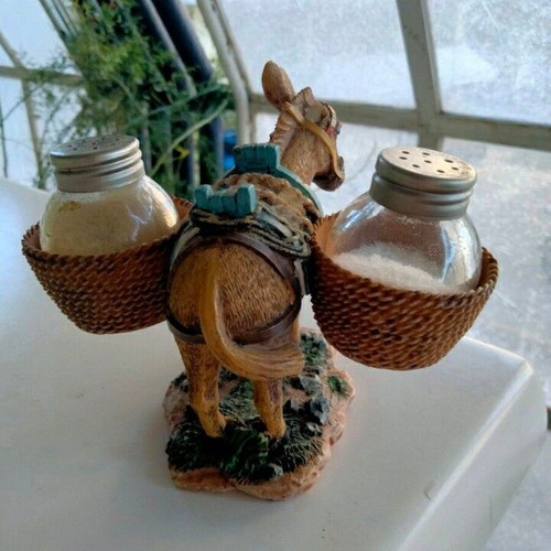Handmade donkey salt and pepper shaker like new, vintage