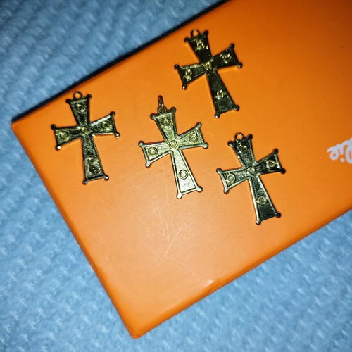Necklace crosses four identical like new