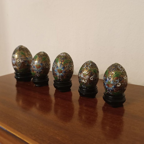 Set of 5 unique Chinese Cloisonne eggs like new with stands