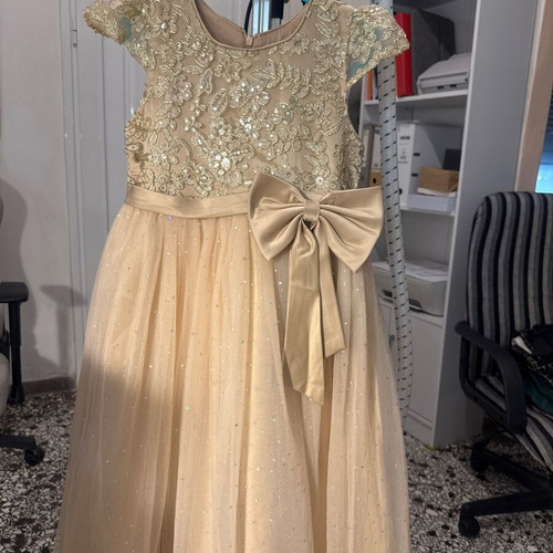 Dress like new, gold color, sizes 122-134 cm, ages 7-9
